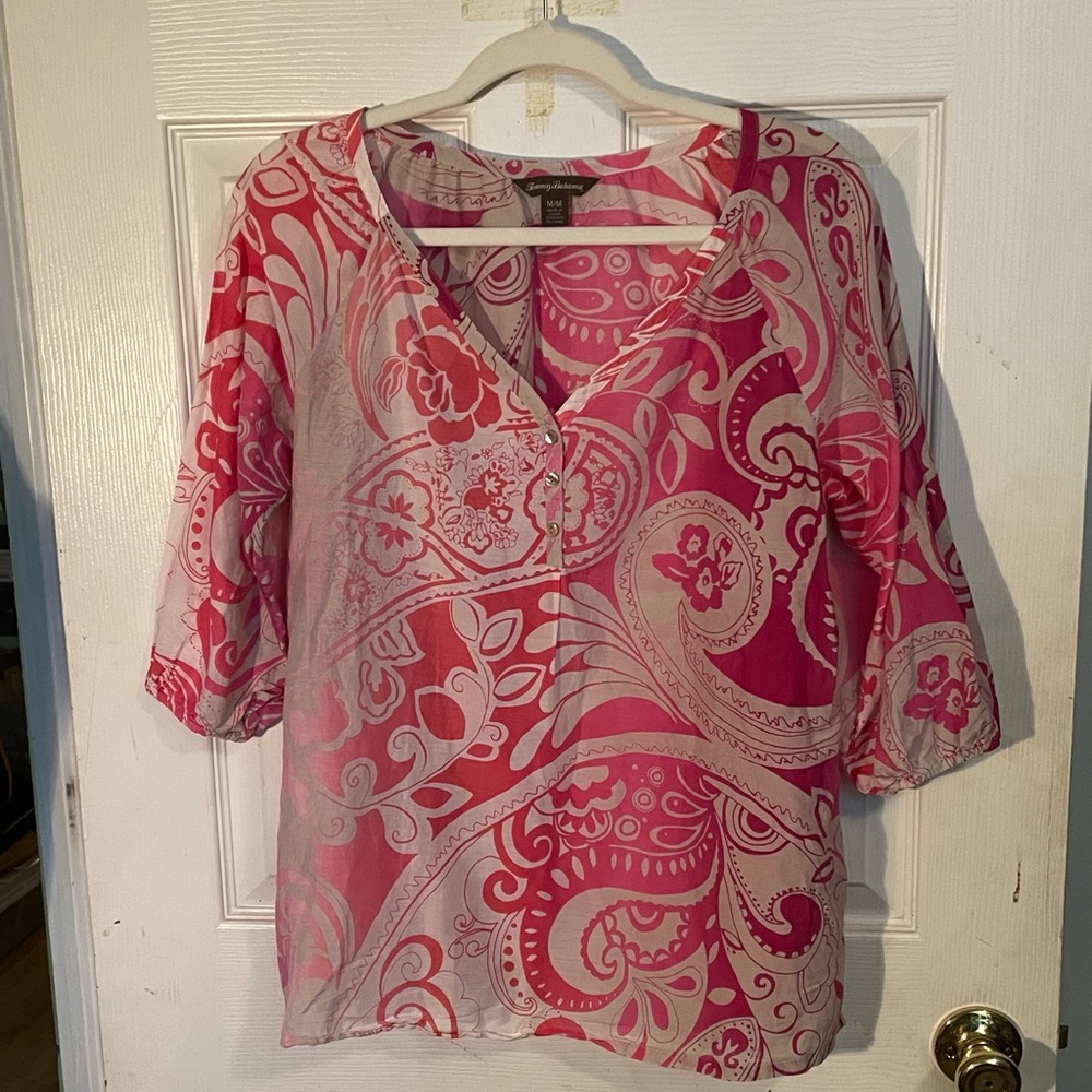 Tommy Bahama Pink lightweight top size M